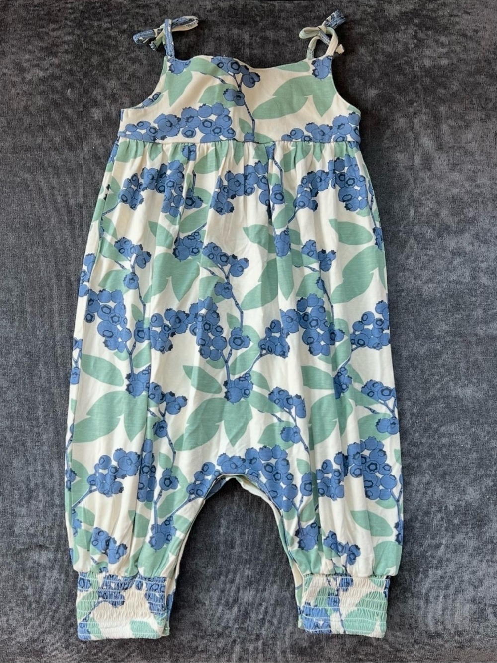 NWT Kate Quinn Bamboo Smock Tie Jumpsuit in Blueberry Orchard Size 12-18 Months - Picture 5 of 5